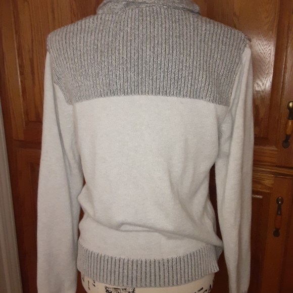 3 for $25 Express sweater - Picture 4 of 5